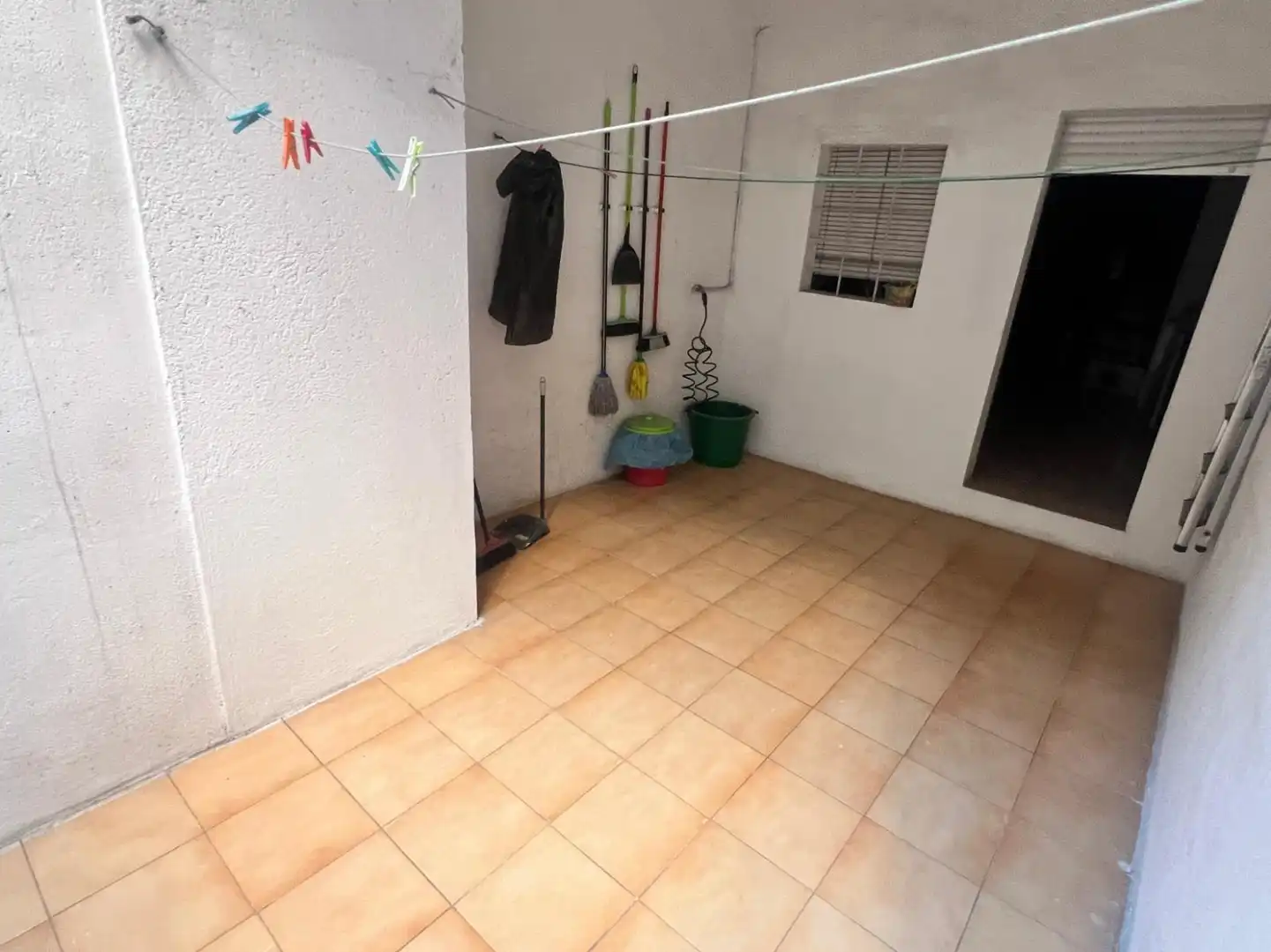 Buildings for sale in Ausona, Trinitat Vella
