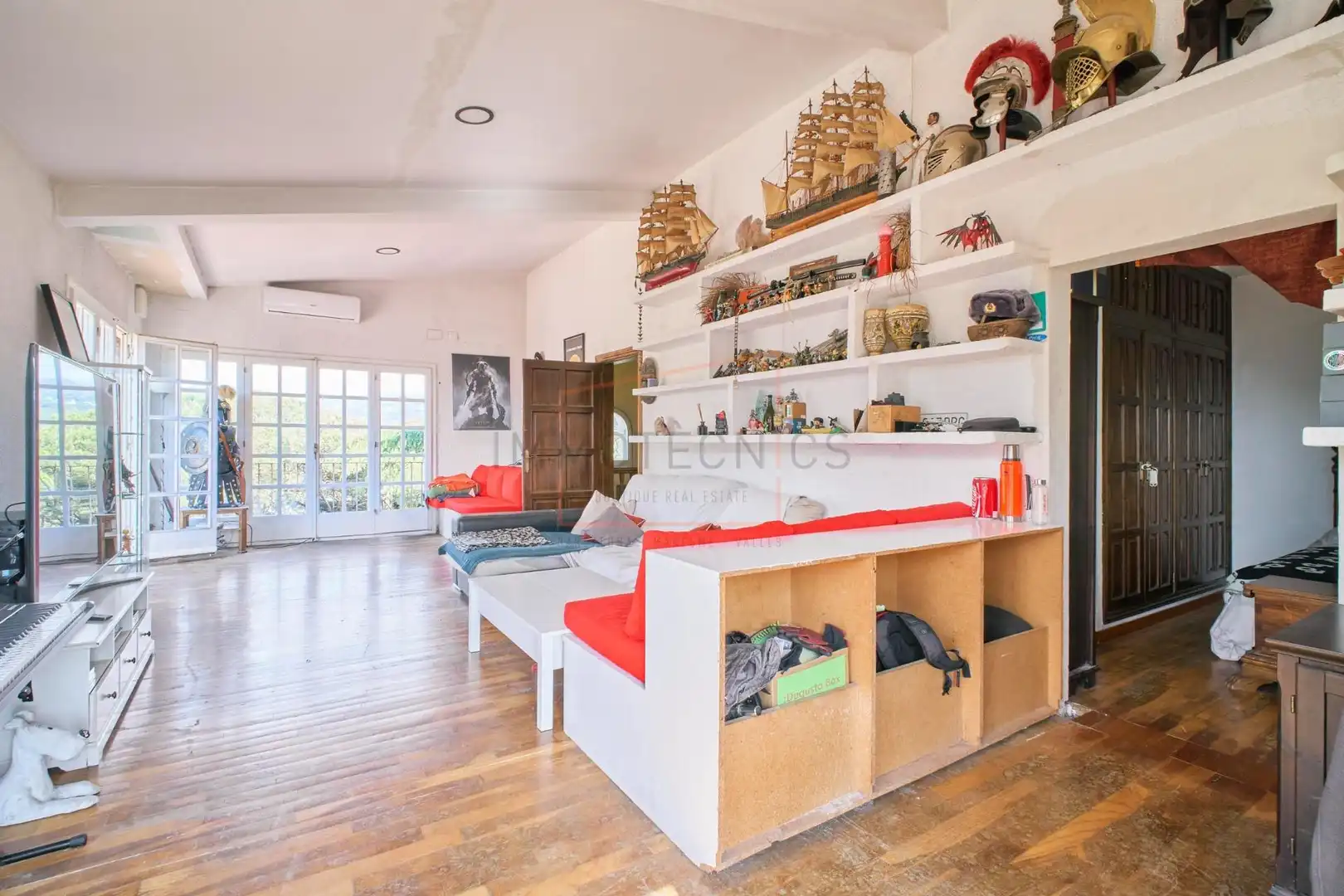 Sala d'estar de Finca rústica en venda en Madrid amb Jardí privat