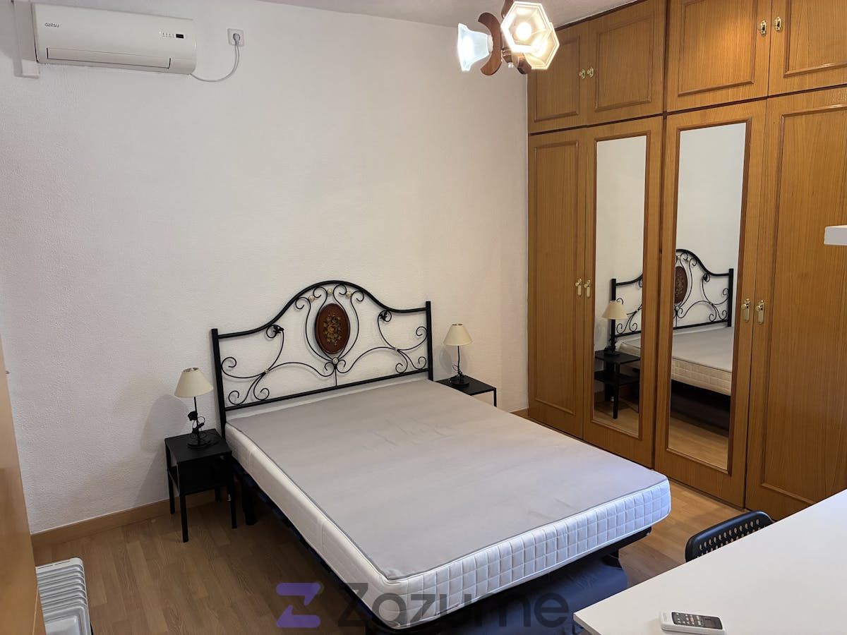 Bedroom of Flat for rent in  Madrid Capital  with Air Conditioner, Heating and Parquet flooring