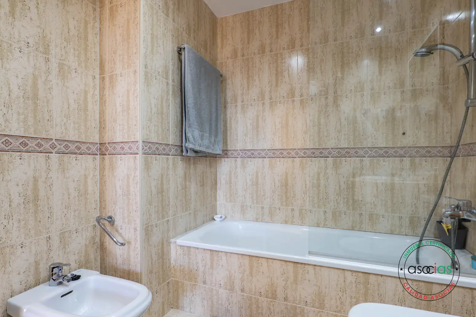 Baño de Piso en venta en Gijón  con Calefacción, Parquet y Trastero