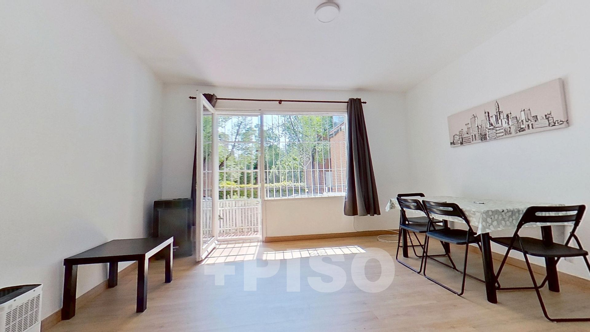 Bedroom of Flat for sale in  Madrid Capital  with Heating, Private garden and Oven