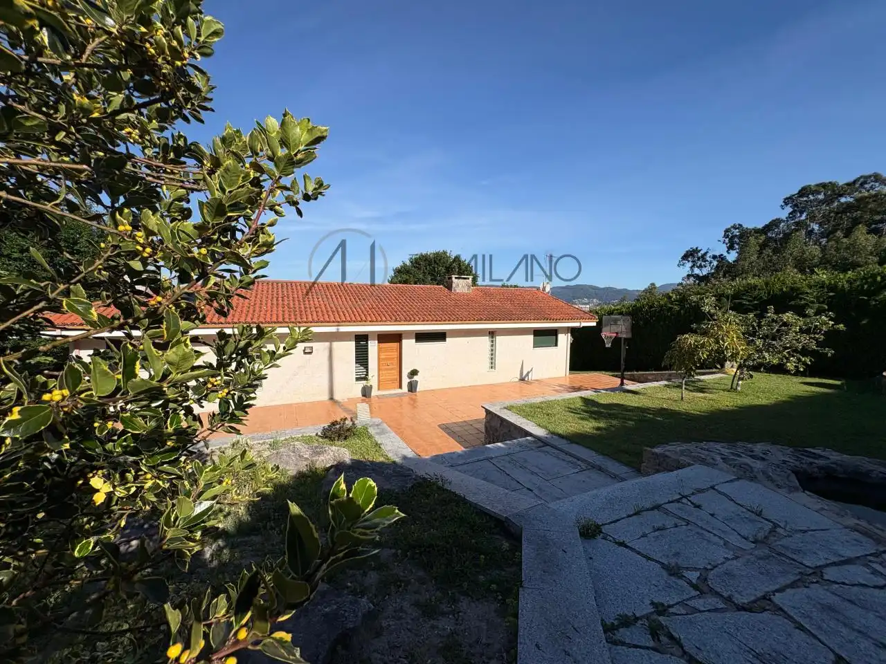 Vista exterior de Casa o chalet en venta en Poio con Calefacción, Jardín privado y Parquet