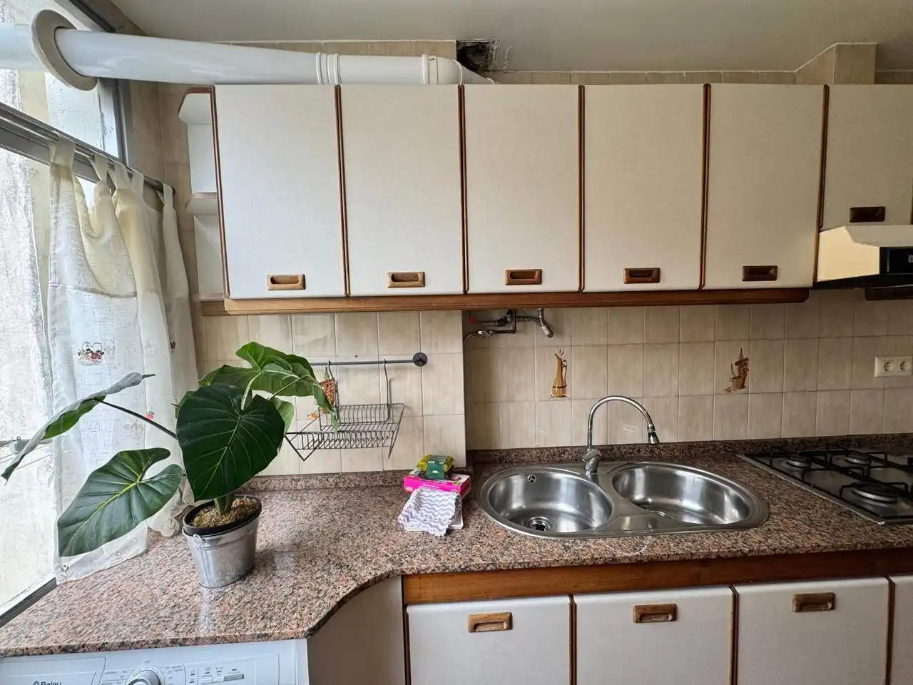 Cuina de Pis de lloguer en A Coruña Capital  amb Calefacció i Moblat