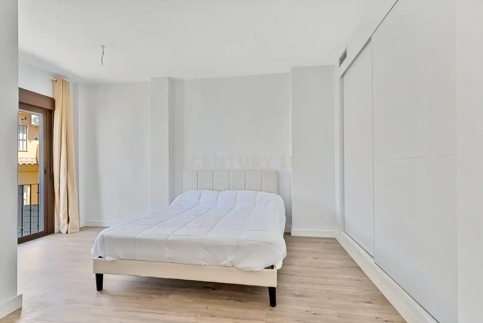 Habitación de Casa adosada en venta en Casares con Jardín privado, Trastero y Horno