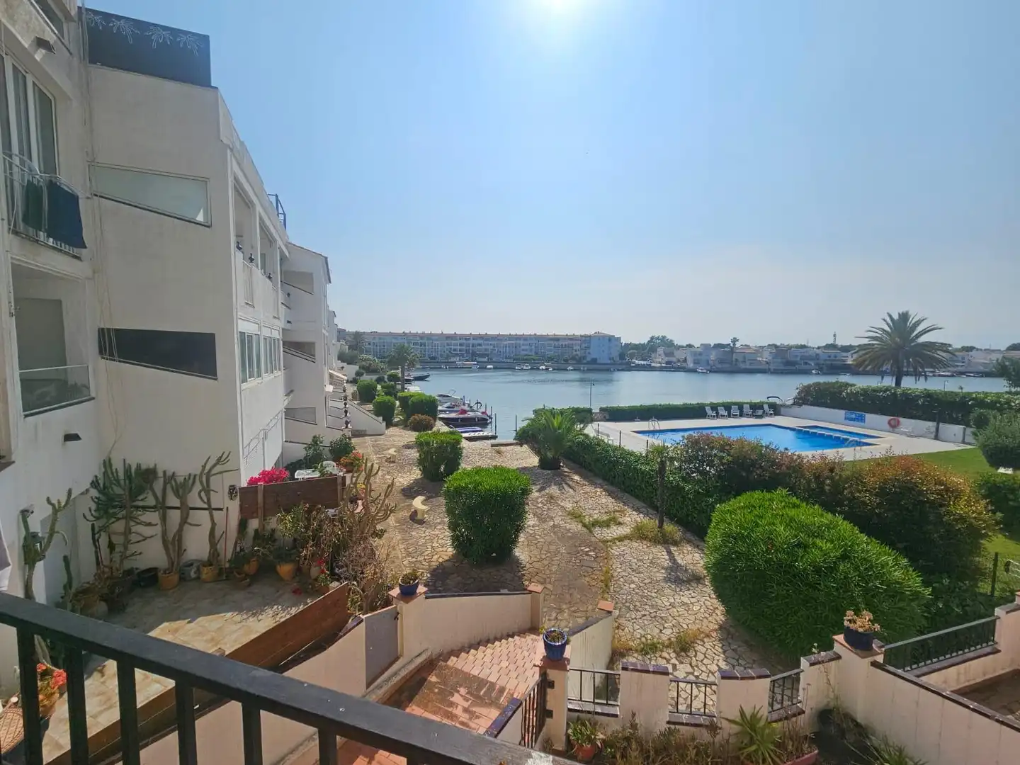 Terraza de Apartamento en venta en Empuriabrava con Aire acondicionado, Calefacción y Jardín privado