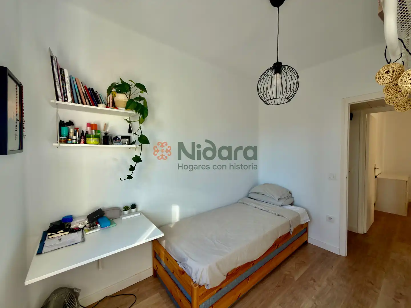 Bedroom of Flat for sale in Barcelona  with Air Conditioner, Heating and Parquet flooring