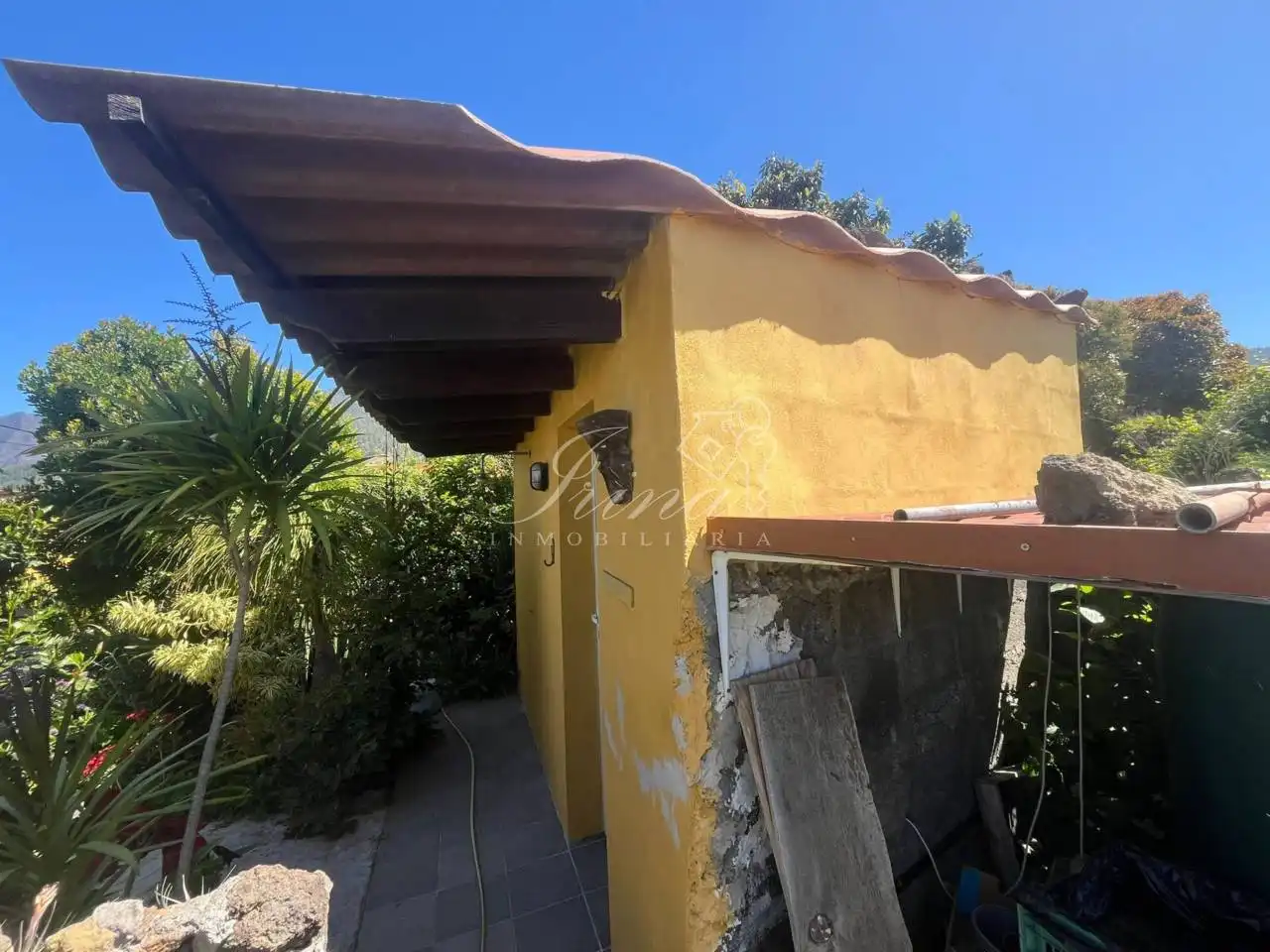 Vista exterior de Casa adosada en venta en El Paso con Jardín privado