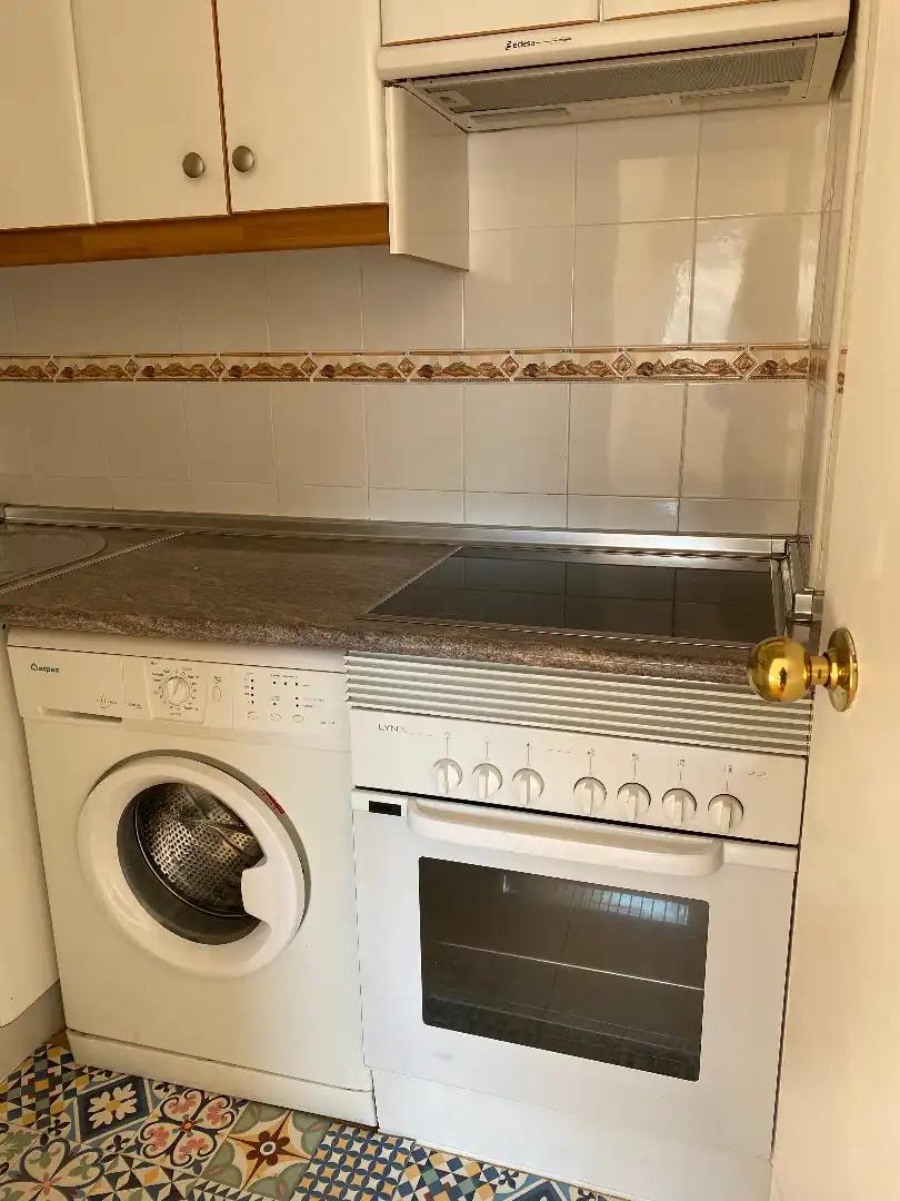 Cocina de Apartamento en venta en Madrid con Aire acondicionado, Horno y Lavadora