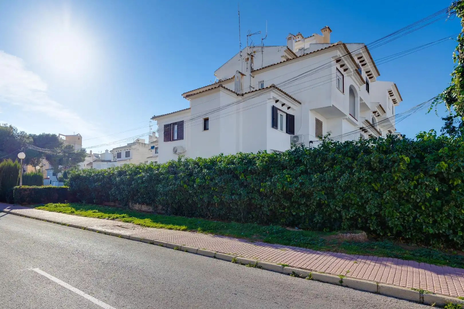 Vista exterior de Casa o xalet en venda en Torrevieja amb Aire condicionat, Jardí privat i Moblat