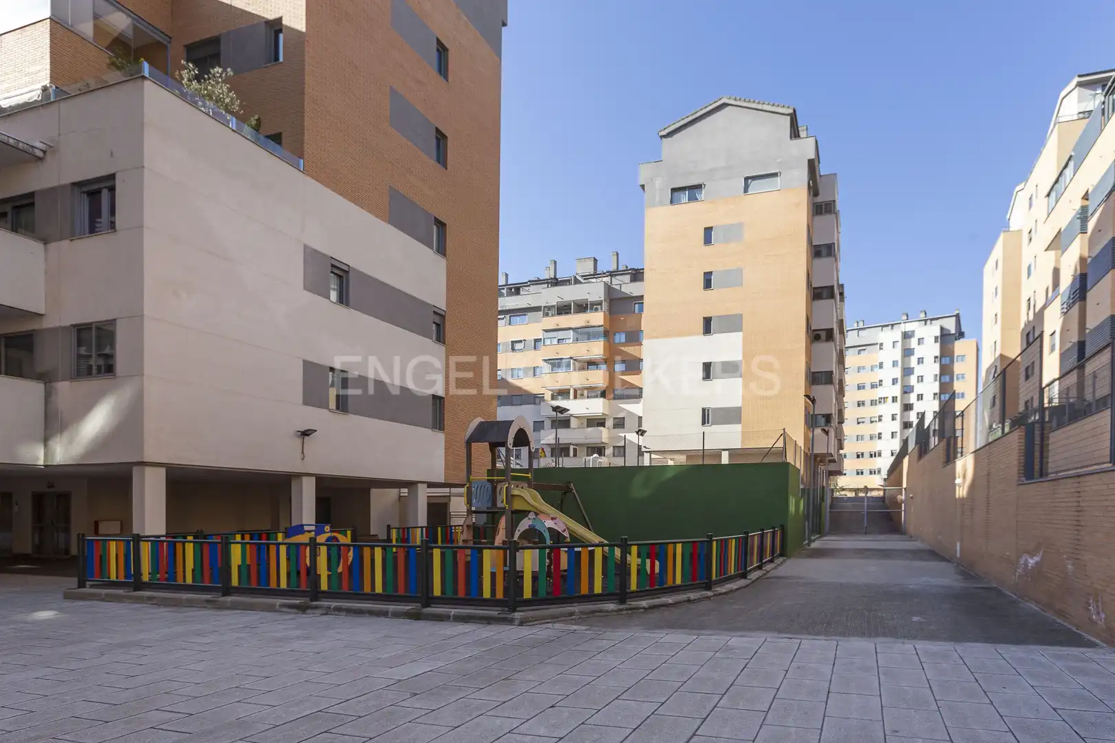 Außenansicht von Wohnung zur Miete in Alcorcón mit Klimaanlage, Heizung und Parkett
