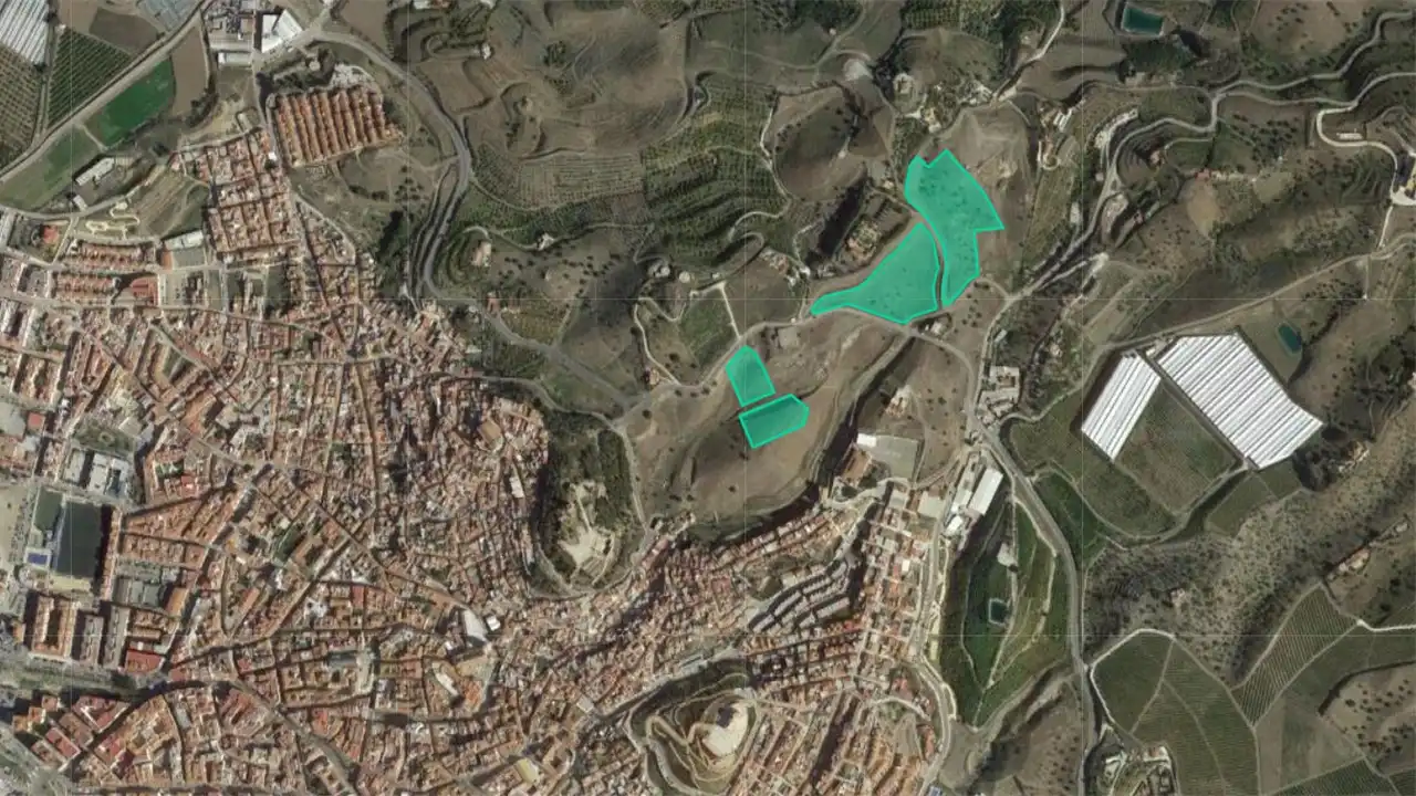 Terrain rustique à vendre à Urb La Fortaleza VM6