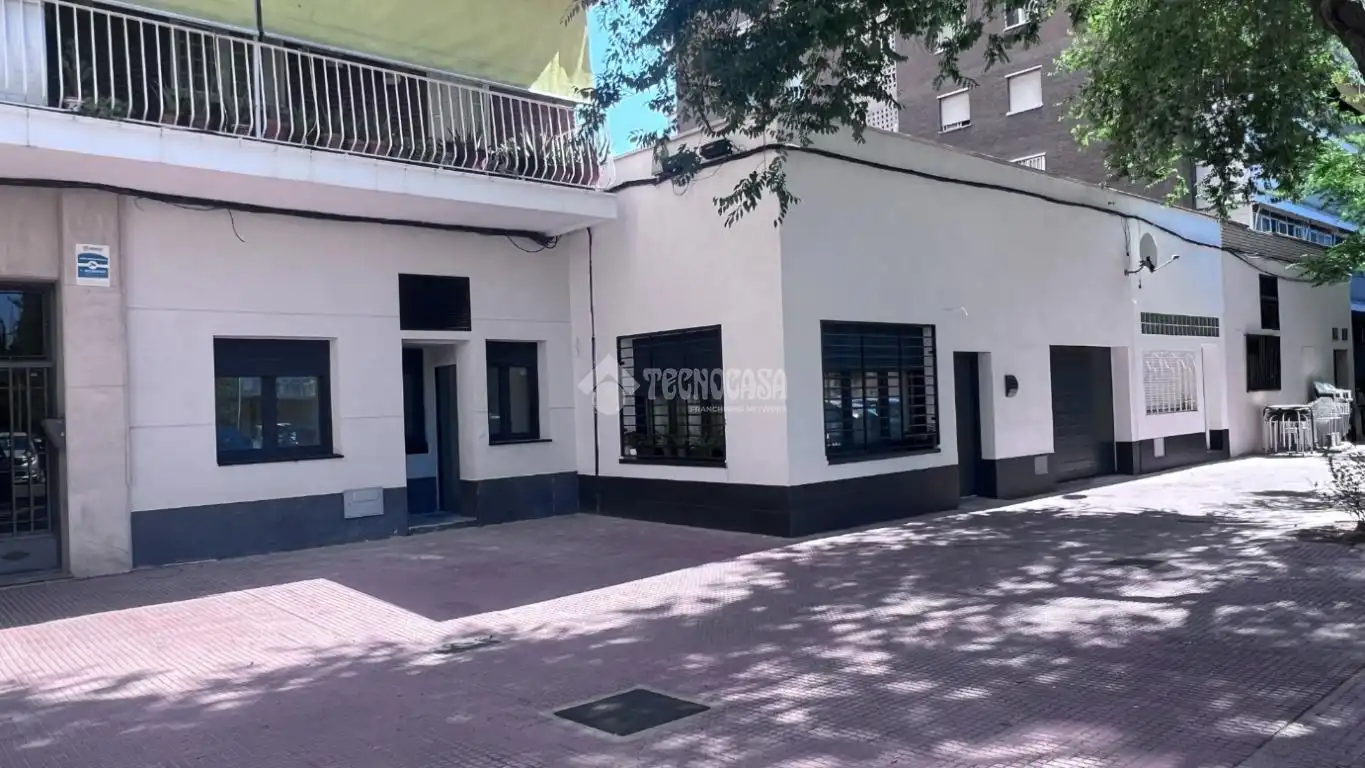 Vista exterior de Piso en venta en Alcalá de Henares con Aire acondicionado