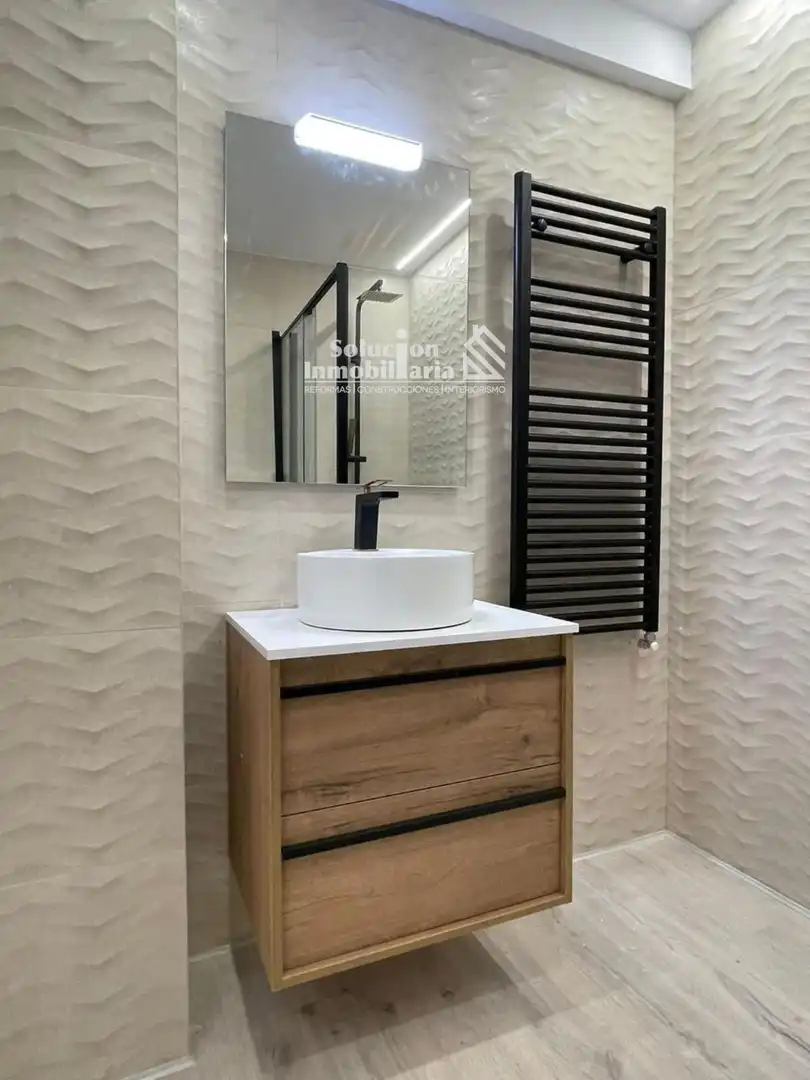 Badezimmer von Wohnung zum Verkauf in Salamanca mit Heizung, Terrasse und Balkon