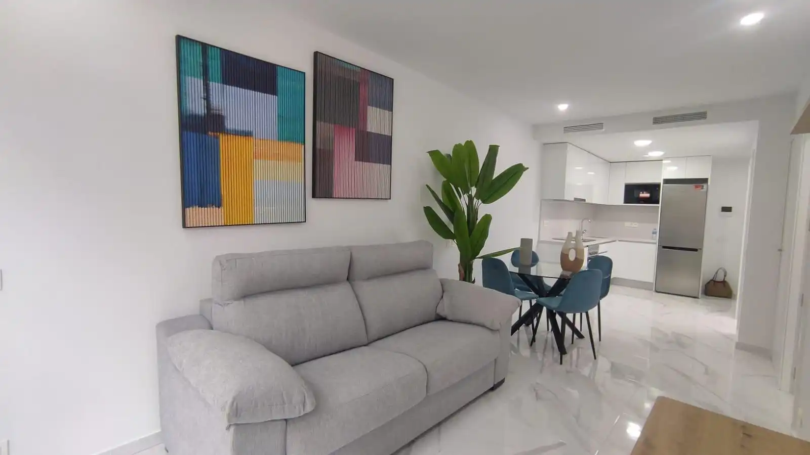 Sala d'estar de Apartament de lloguer en Alicante / Alacant amb Aire condicionat, Moblat i Piscina comunitària