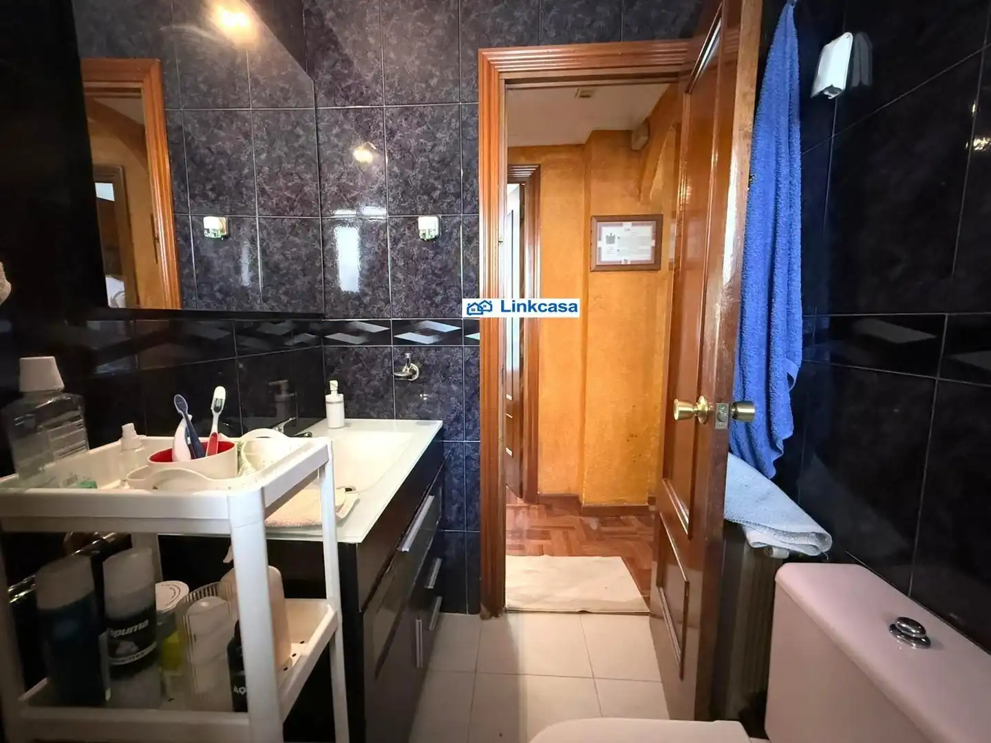 Baño de Piso en venta en Madrid con Calefacción, Terraza y Alarma