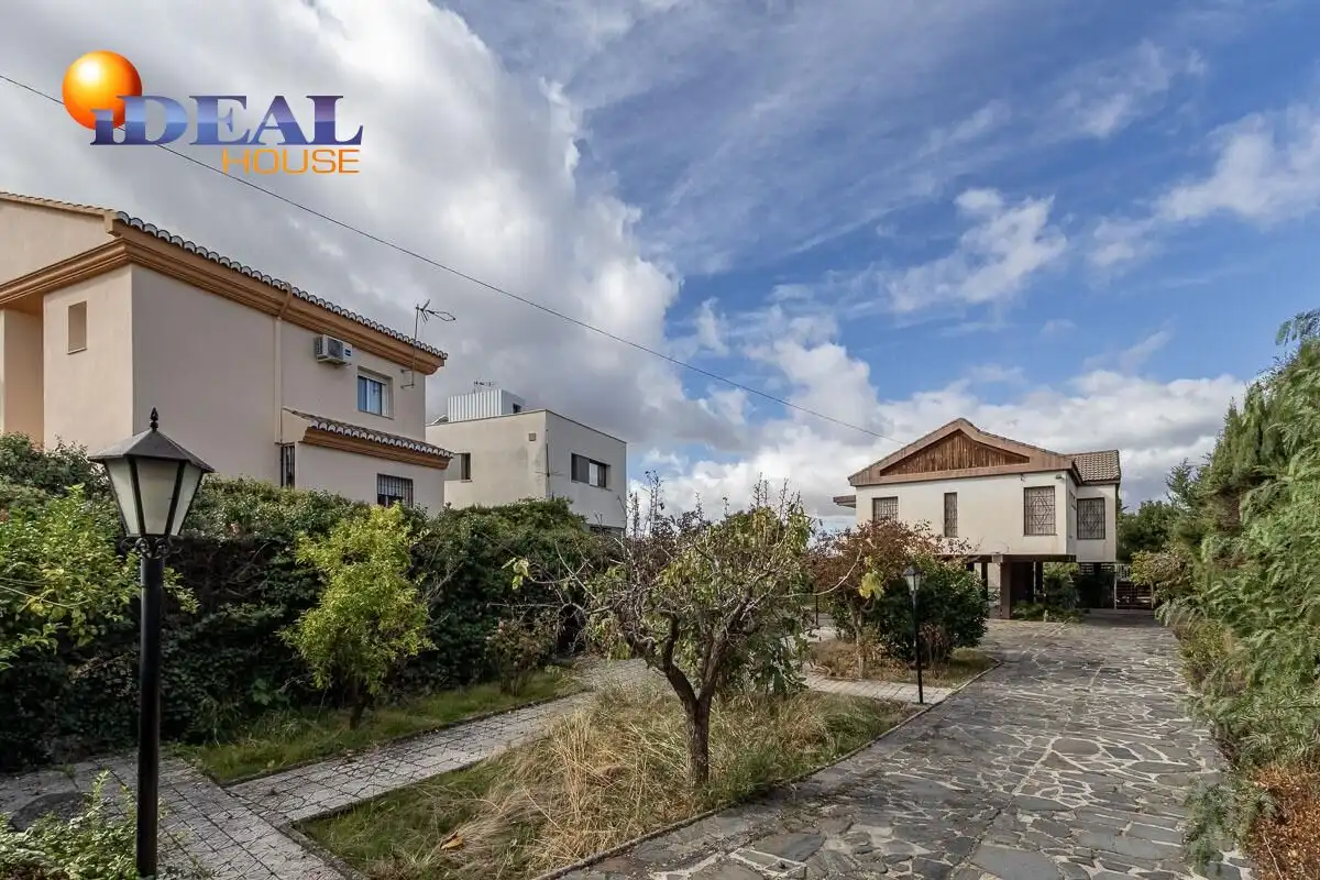 Casa con terrazza in vendita a Avenida HUETOR VEGA, imagen 32