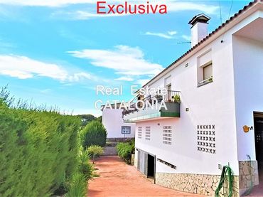 Villa con balcone in vendita a Avinguda Mare de Déu de Gràcia