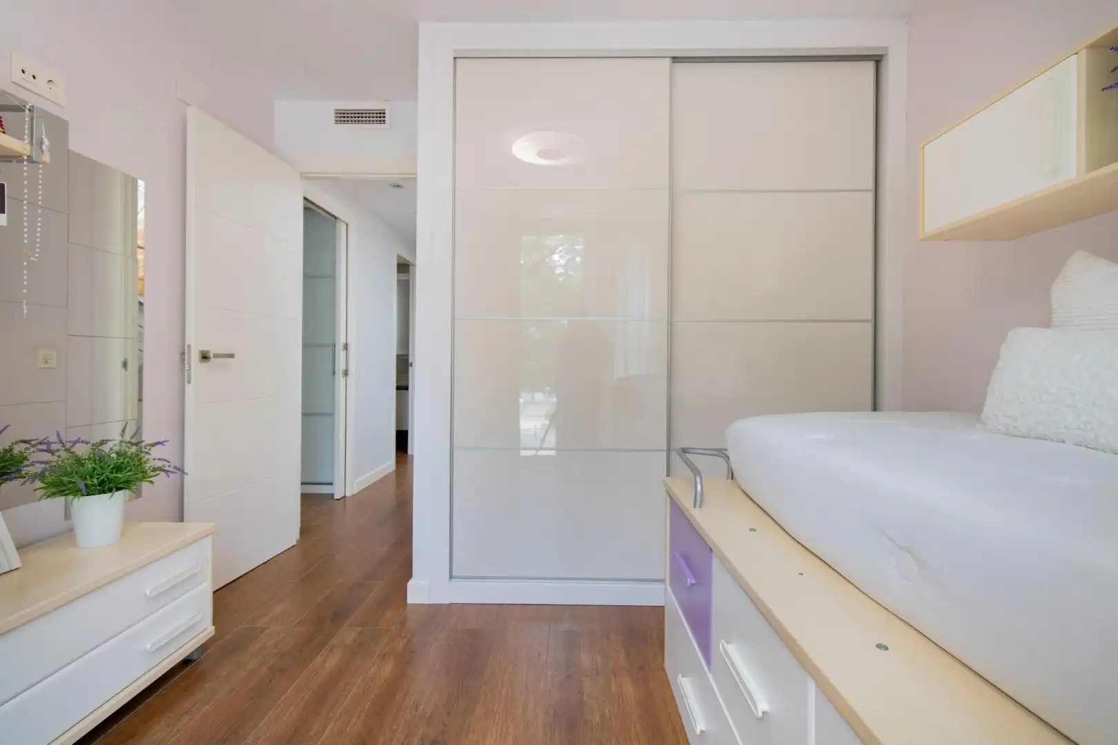Bedroom of Houses for sale in Quart de Poblet