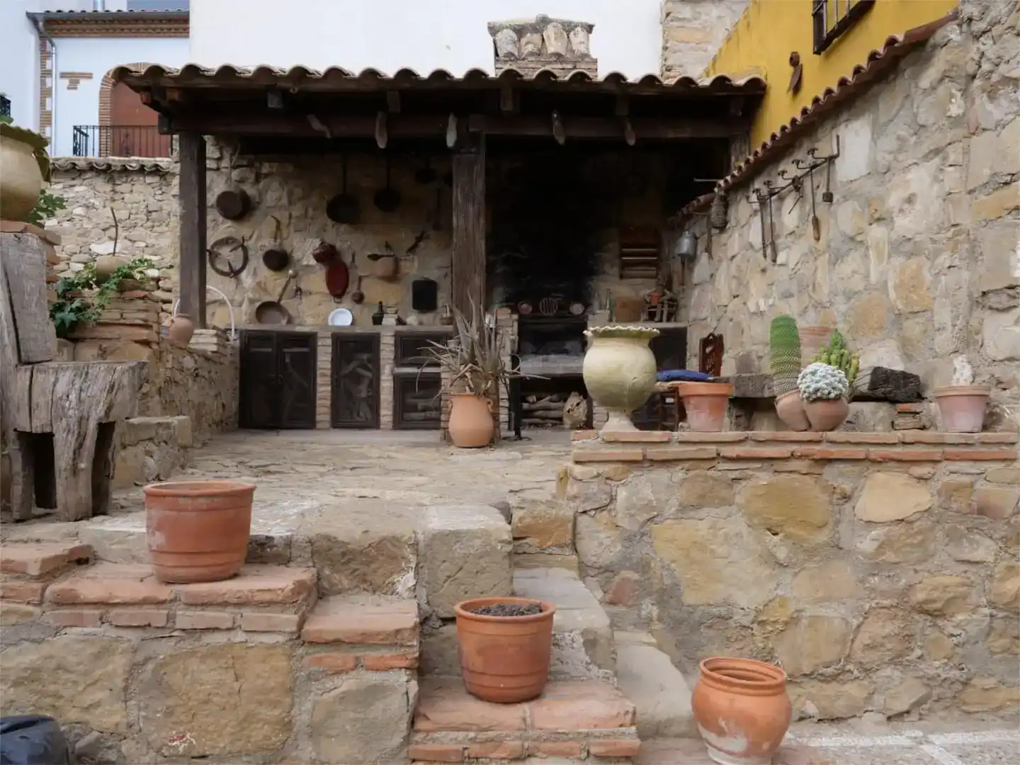 Wohnung zur Miete in Baeza mit Privatgarten, Abstellraum und Möbliert