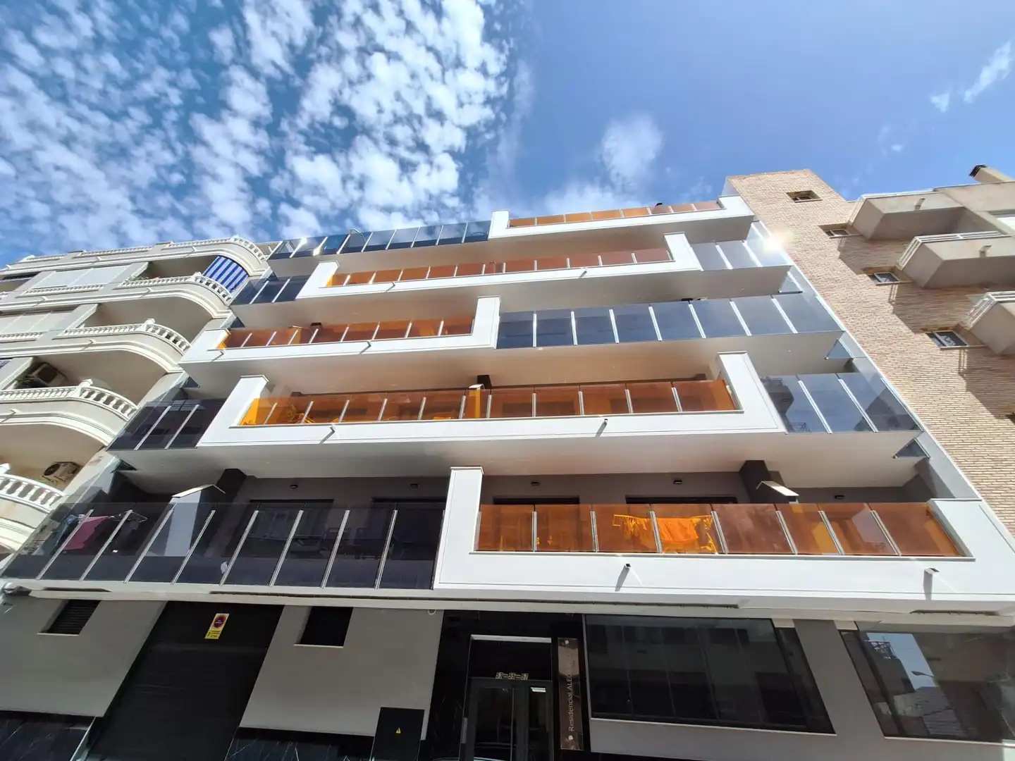 Vista exterior de Apartamento de alquiler en Torrevieja con Aire acondicionado, Amueblado y Balcón