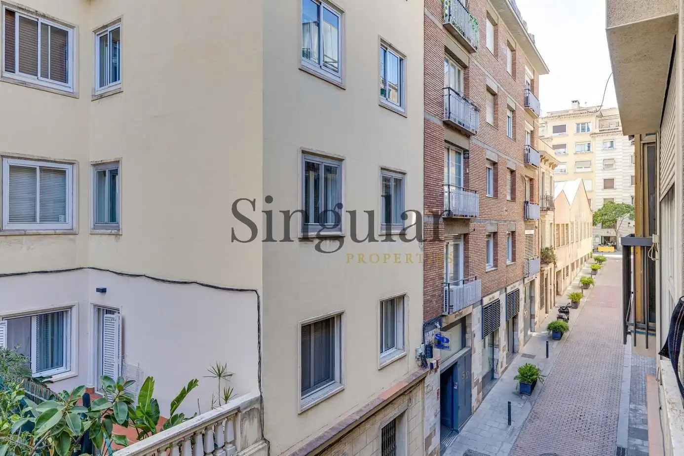 Vista exterior de Piso en venta en Barcelona con Aire acondicionado, Calefacción y Balcón