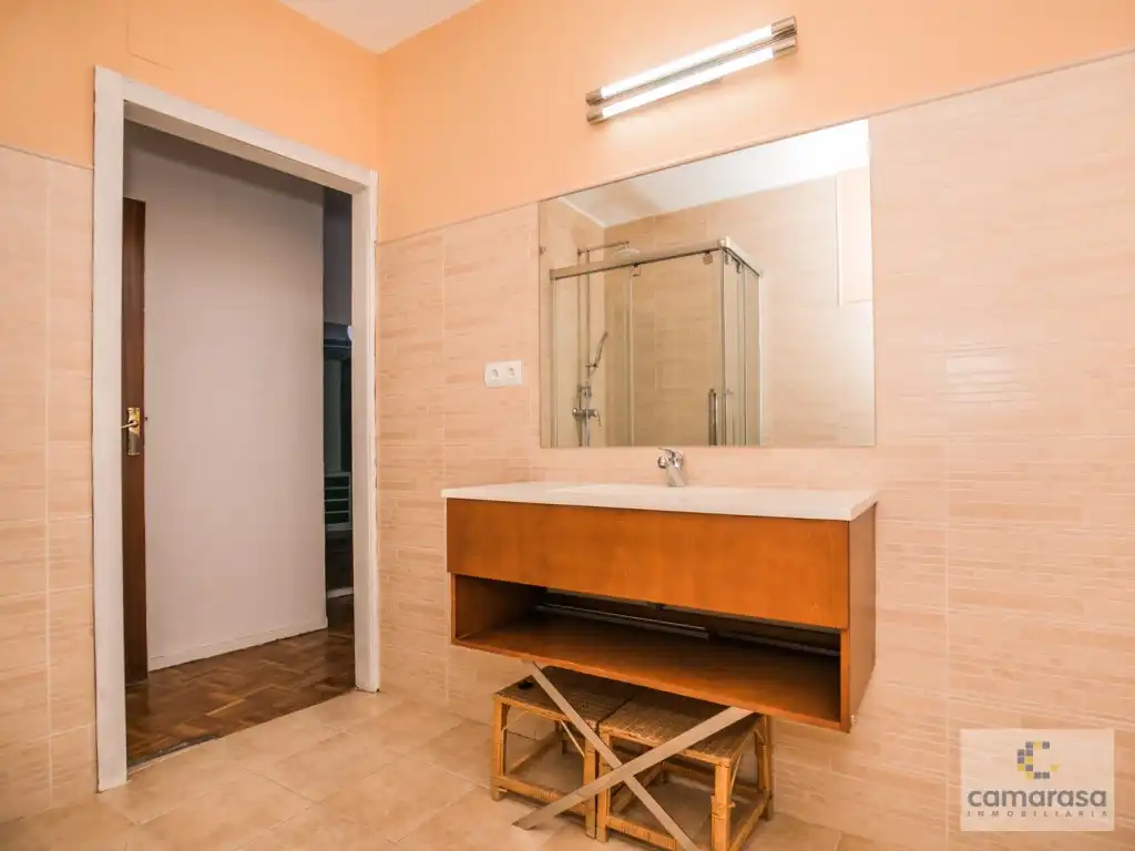Baño de Piso en venta en Ávila con Calefacción y Terraza
