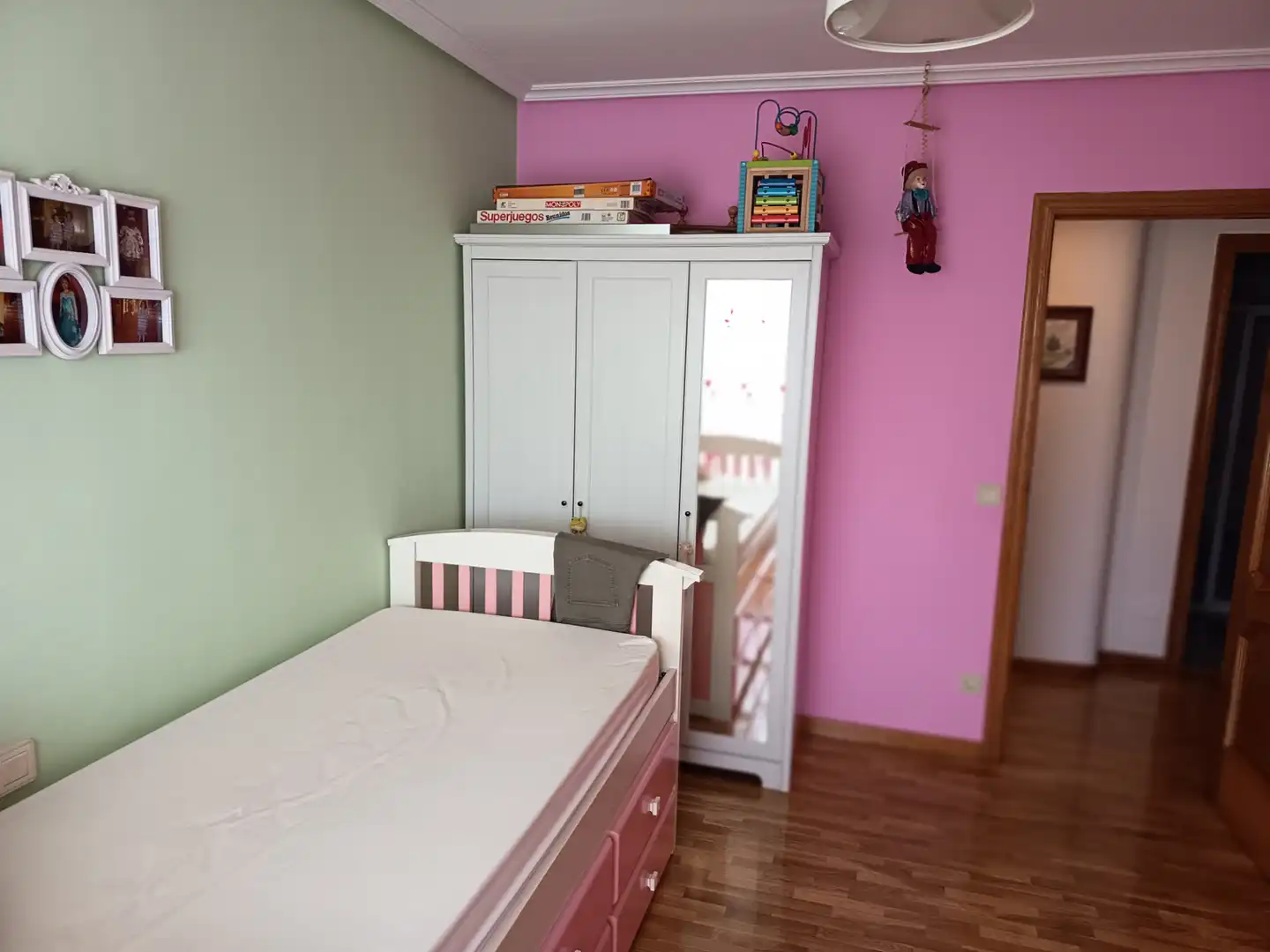 Habitación de Piso en venta en Avilés con Calefacción, Parquet y Trastero