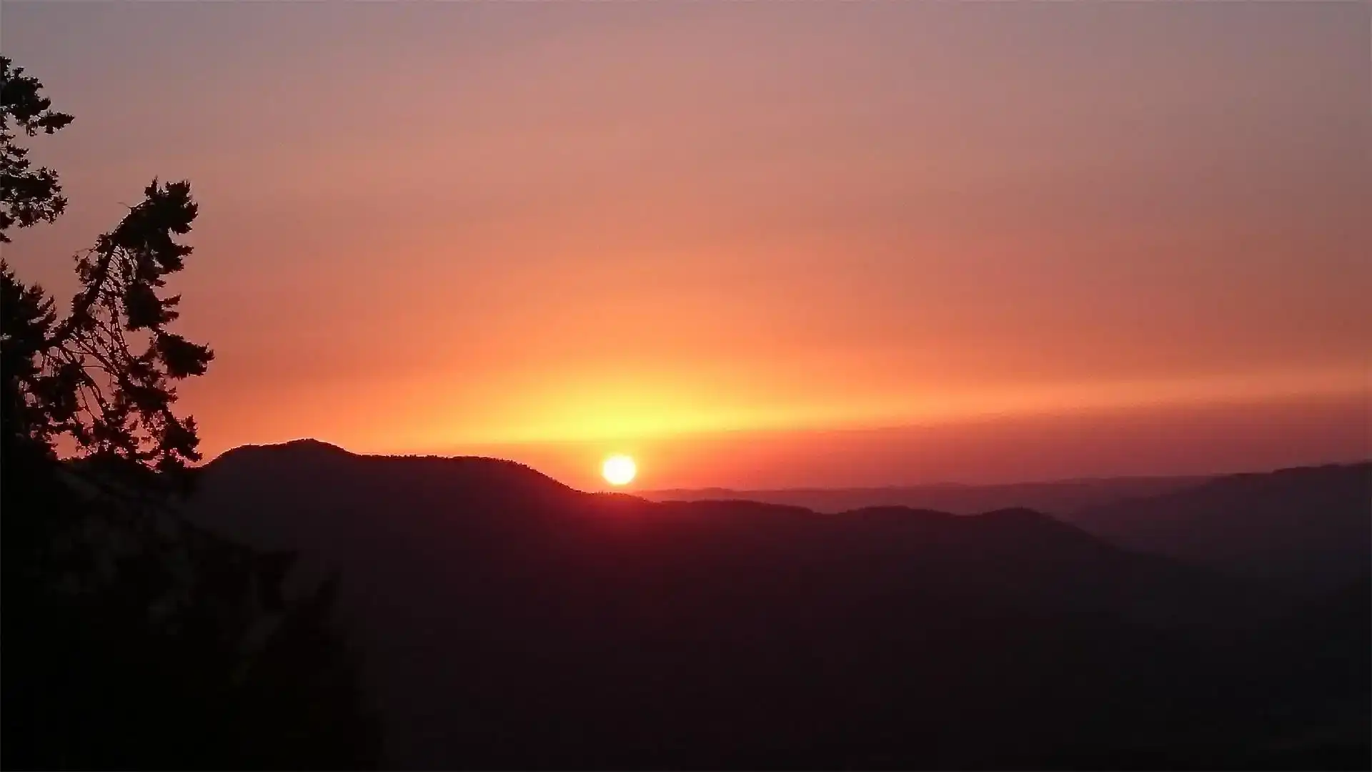 Vista exterior de Casa o xalet en venda en Segura de la Sierra amb Balcó