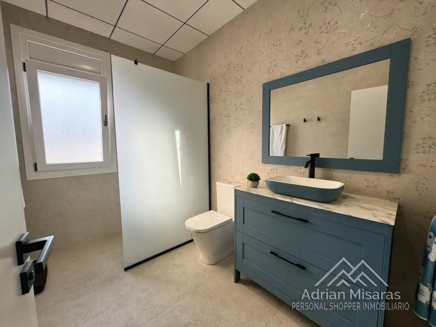Bathroom of Houses for sale in Deltebre  with Air Conditioner, Heating and Storage room