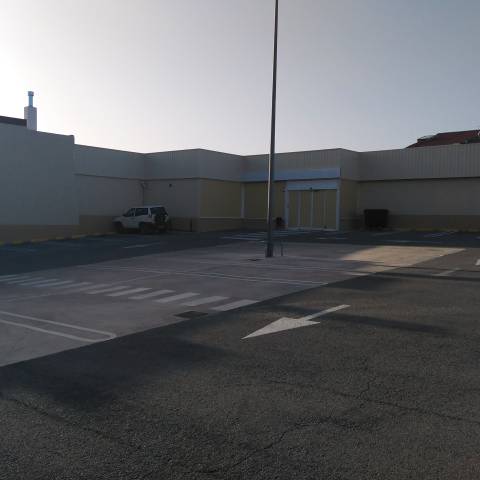 Local comercial en Alquiler en Carrer València en La Sénia