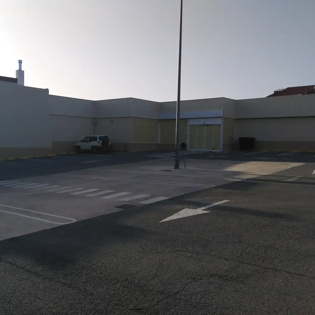 Vista exterior de Local de lloguer en La Sénia amb Aire condicionat i Alarma