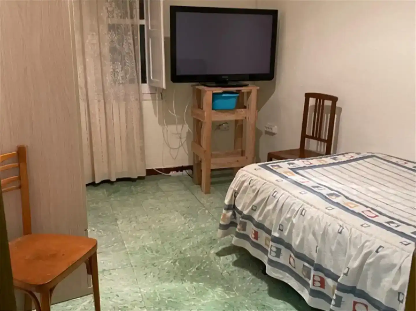 Dormitori de Casa adosada en venda en Castejón de Valdejasa amb Moblat