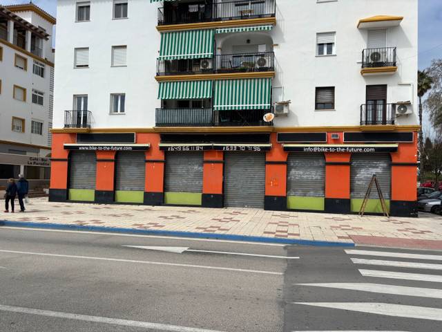 Local comercial en Alquiler en Calle Pintor Cipriano Maldonado, 5 N en Viña Málaga