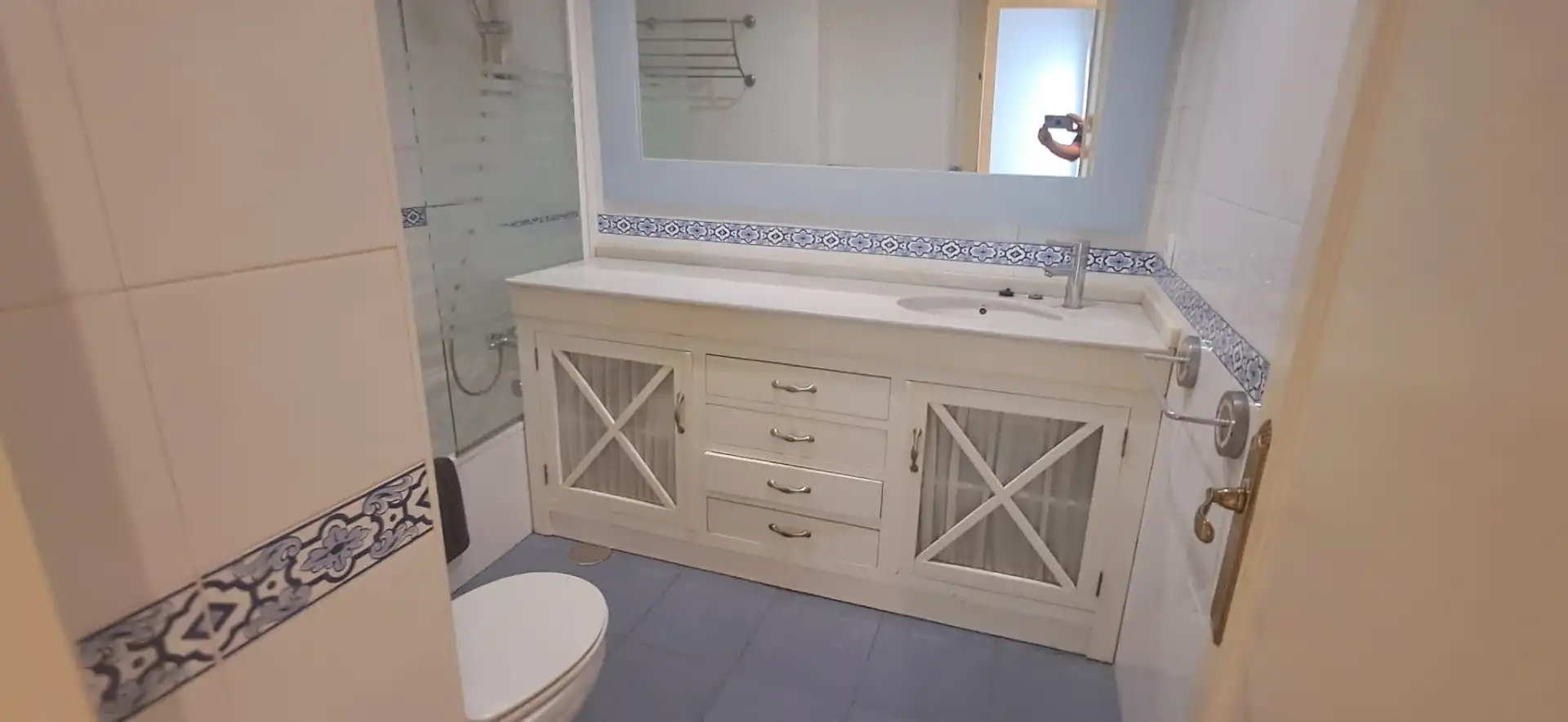 Bathroom of Flat for sale in Utrera  with Air Conditioner, Terrace and Storage room