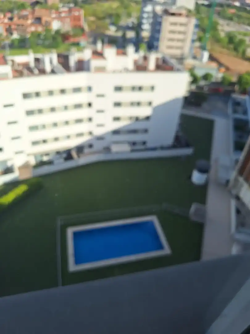 Piscina de Pis en venda en Sabadell amb Aire condicionat, Calefacció i Jardí privat