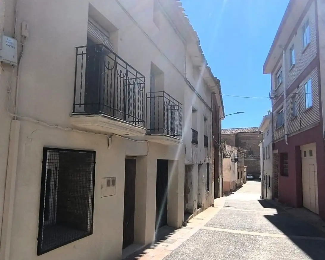 Vista exterior de Finca rústica en venda en El Villar de Arnedo amb Jardí privat, Terrassa i Traster