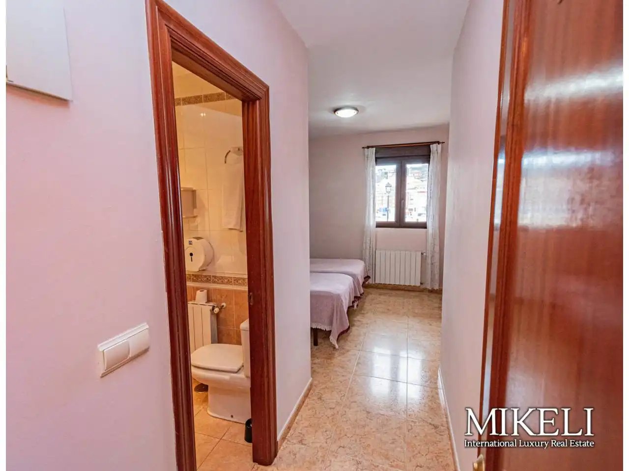 Commercial properties for sale in Paseo MUELLE, Comillas (Cantabria)