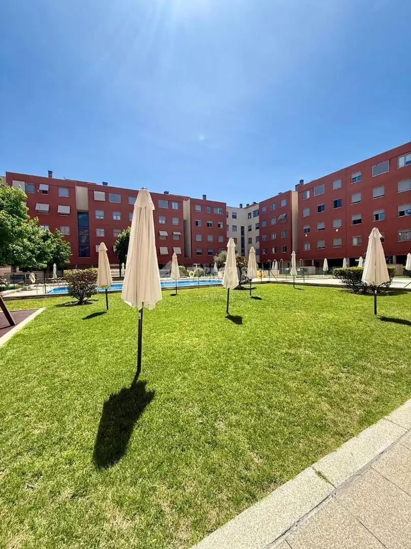 Vista exterior de Pis en venda en Madrid amb Aire condicionat, Calefacció i Terrassa