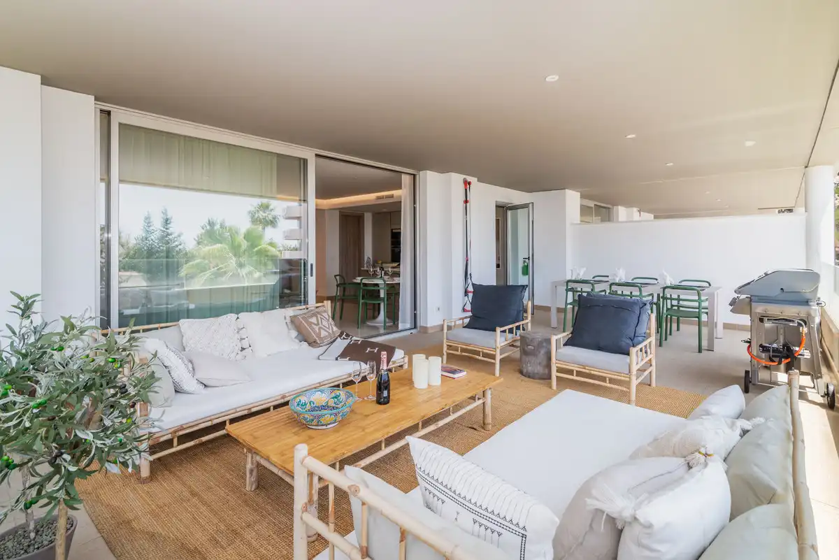 Apartament amb piscina en venda a Nueva Andalucía, imagen 3