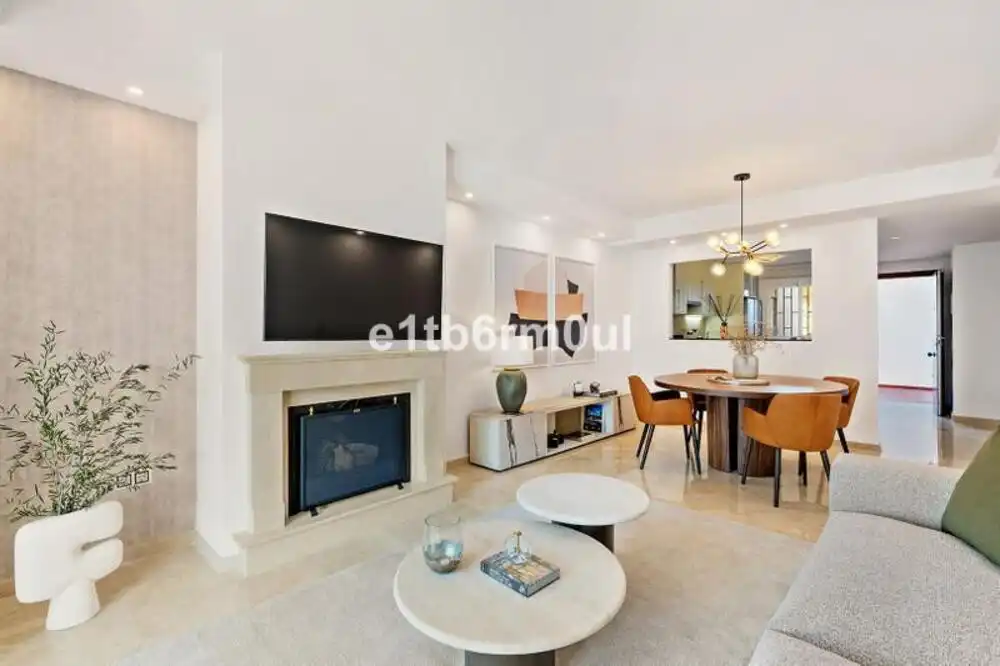 Vista exterior de Apartamento en venta en Marbella con Aire acondicionado, Terraza y Piscina