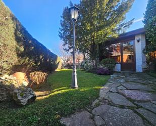 Jardí de Casa adosada en venda en Becerril de la Sierra amb Jardí privat, Terrassa i Piscina comunitària