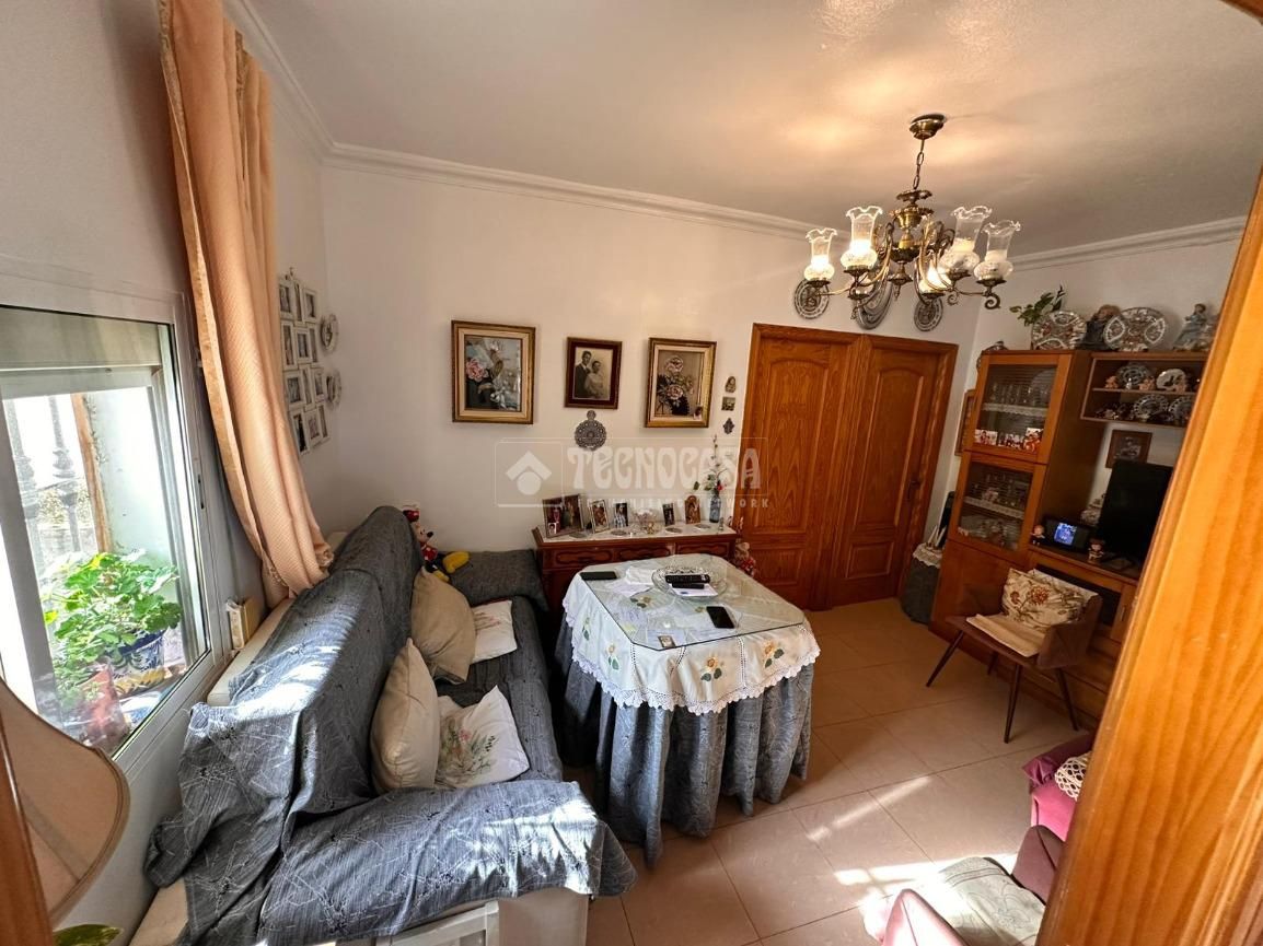 Living room of Flat for sale in  Sevilla Capital  with Air Conditioner