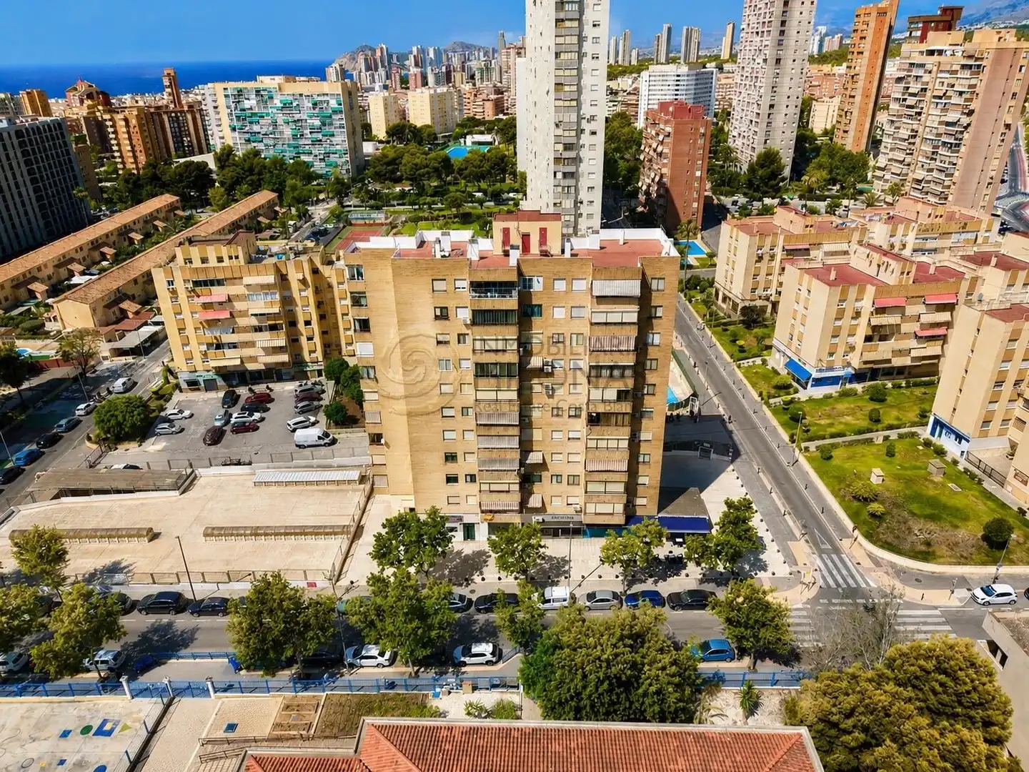 Vista exterior de Apartament en venda en Benidorm amb Moblat