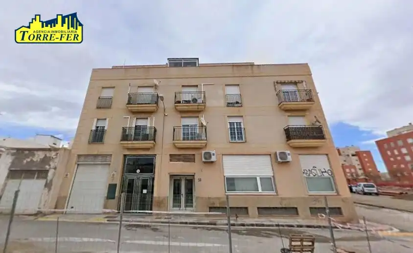 Vista exterior de Piso en venta en Almería