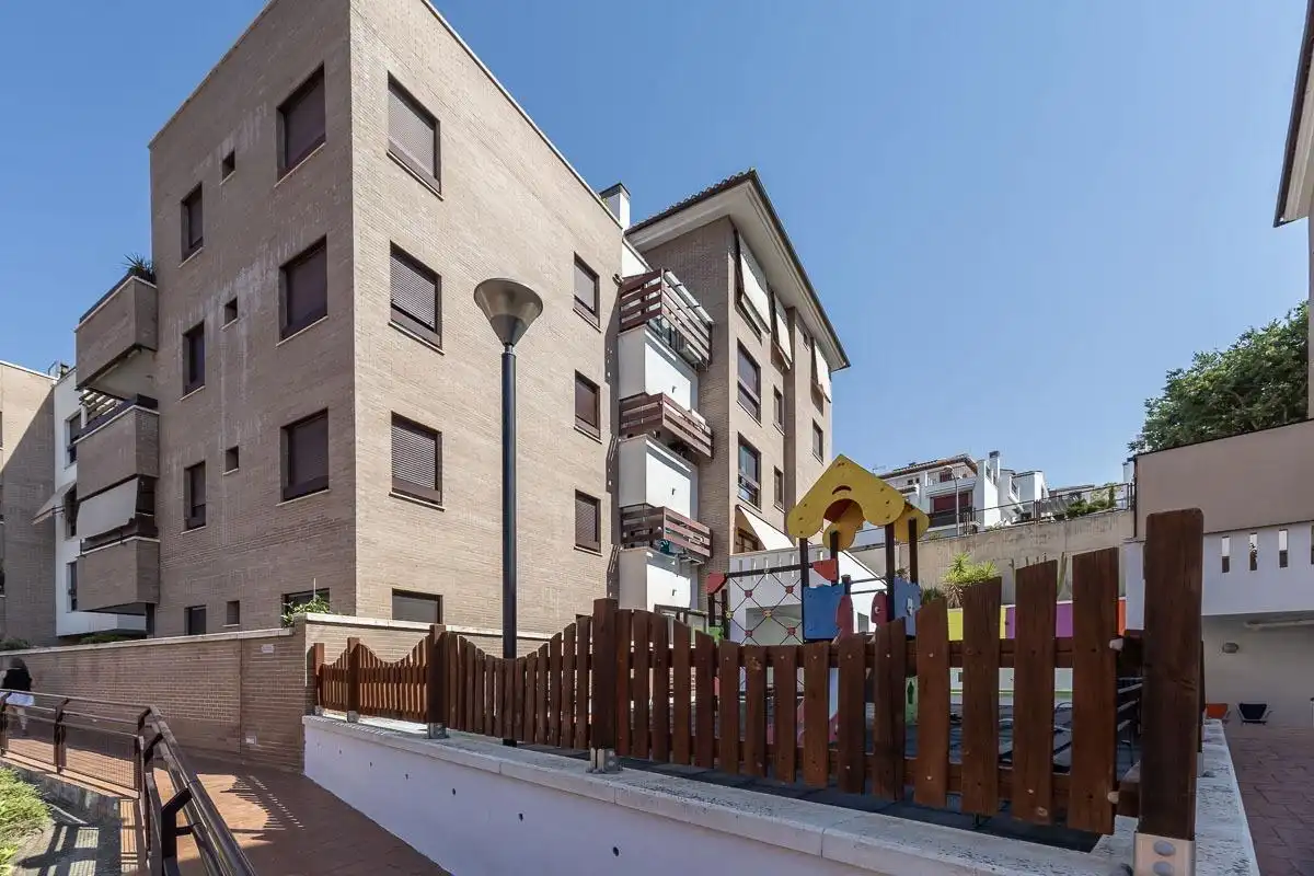 Exterior view of Flat for sale in Granada  with Air Conditioner, Heating and Storage room
