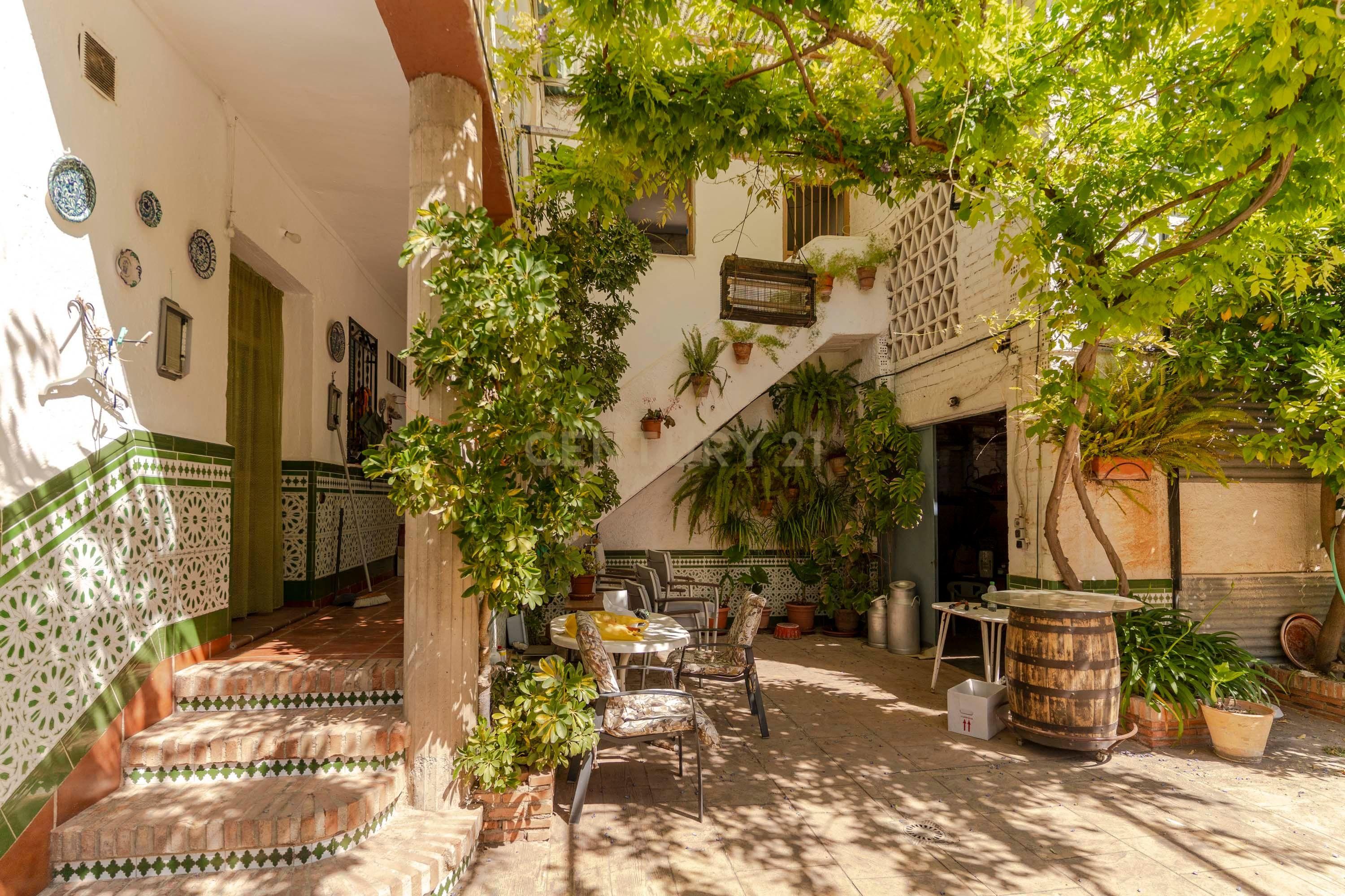 Terrassa de Casa o xalet en venda en La Zubia amb Traster, Piscina i Balcó