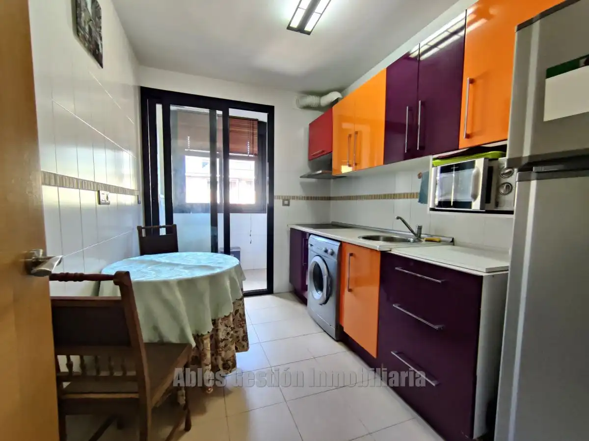 Cocina de Piso de alquiler en Oviedo  con Calefacción y Terraza