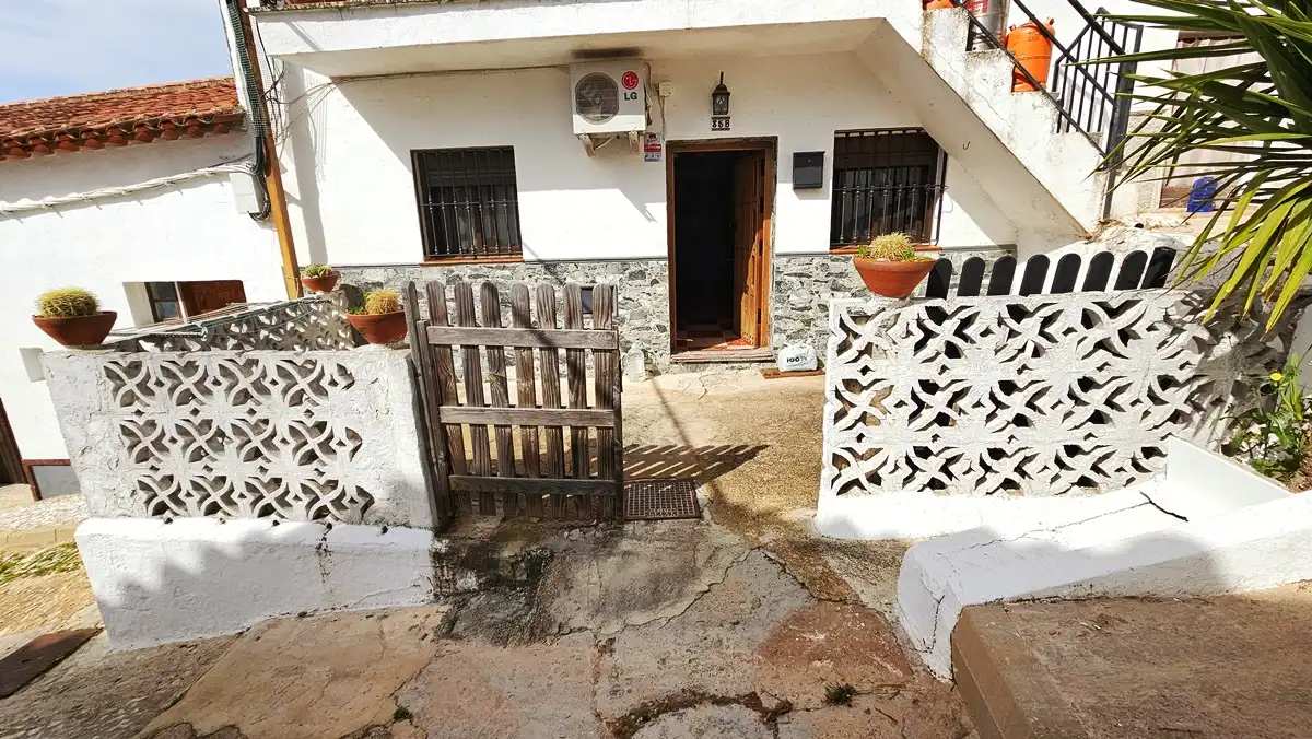 Vista exterior de Casa o chalet en venta en Galaroza con Terraza