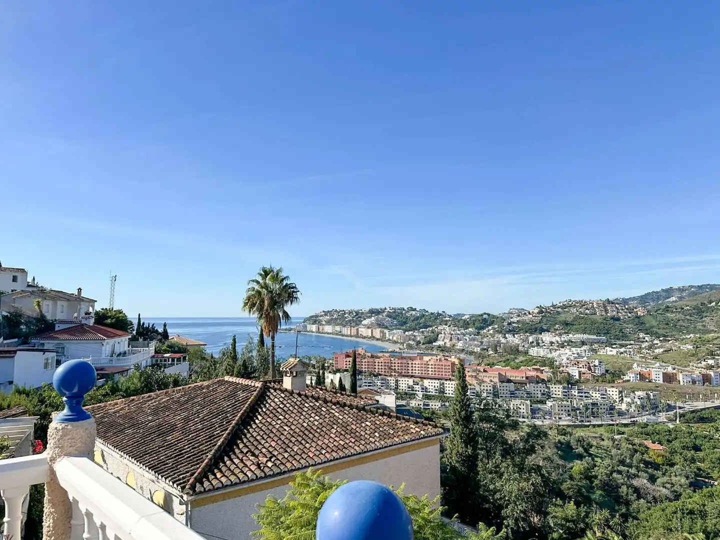 Vista exterior de Casa o chalet en venta en Almuñécar con Aire acondicionado, Calefacción y Terraza
