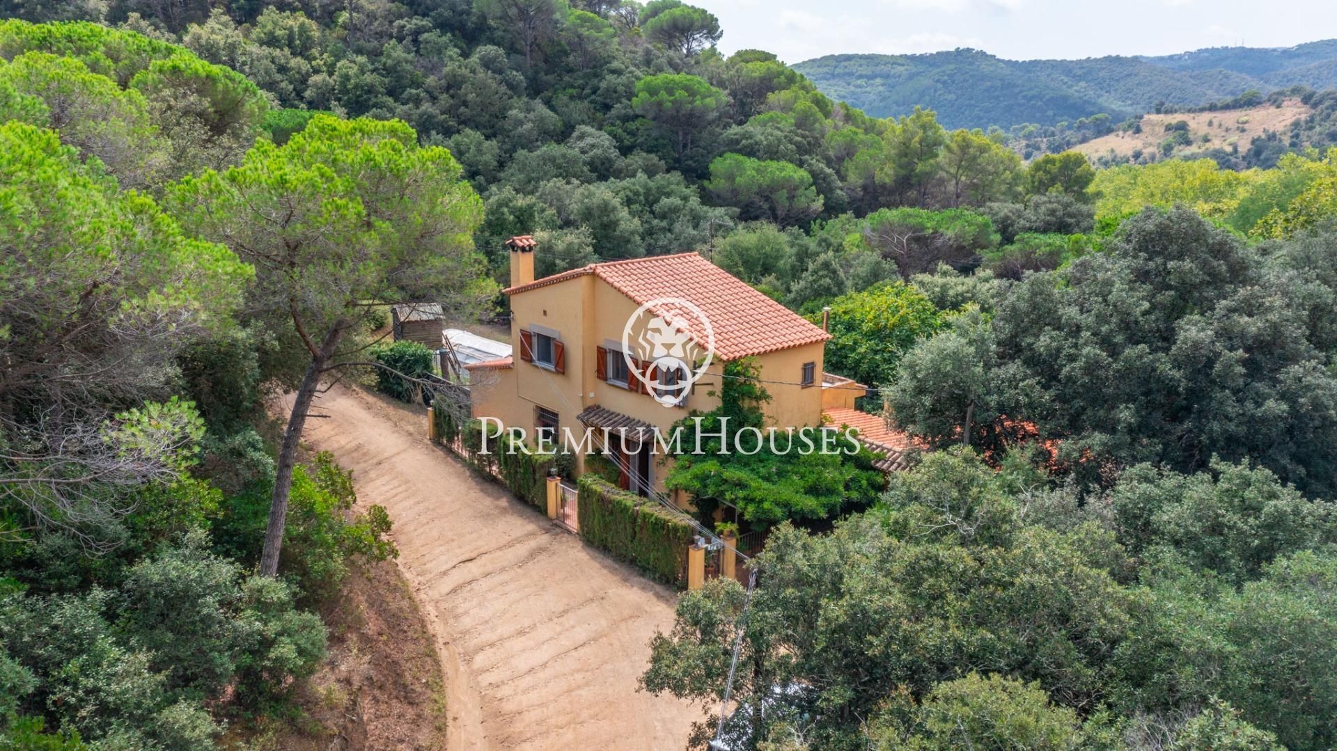 Exterior view of Country house for sale in Sant Iscle de Vallalta  with Heating, Private garden and Storage room